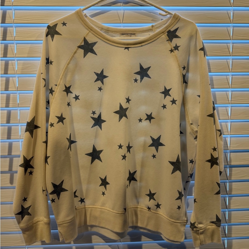Lightweight Sweater with stars
